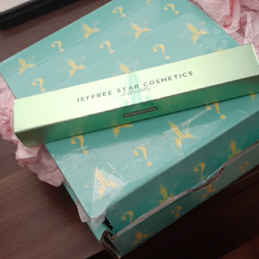 Jeffree Star Cosmetics automatic eyeliner